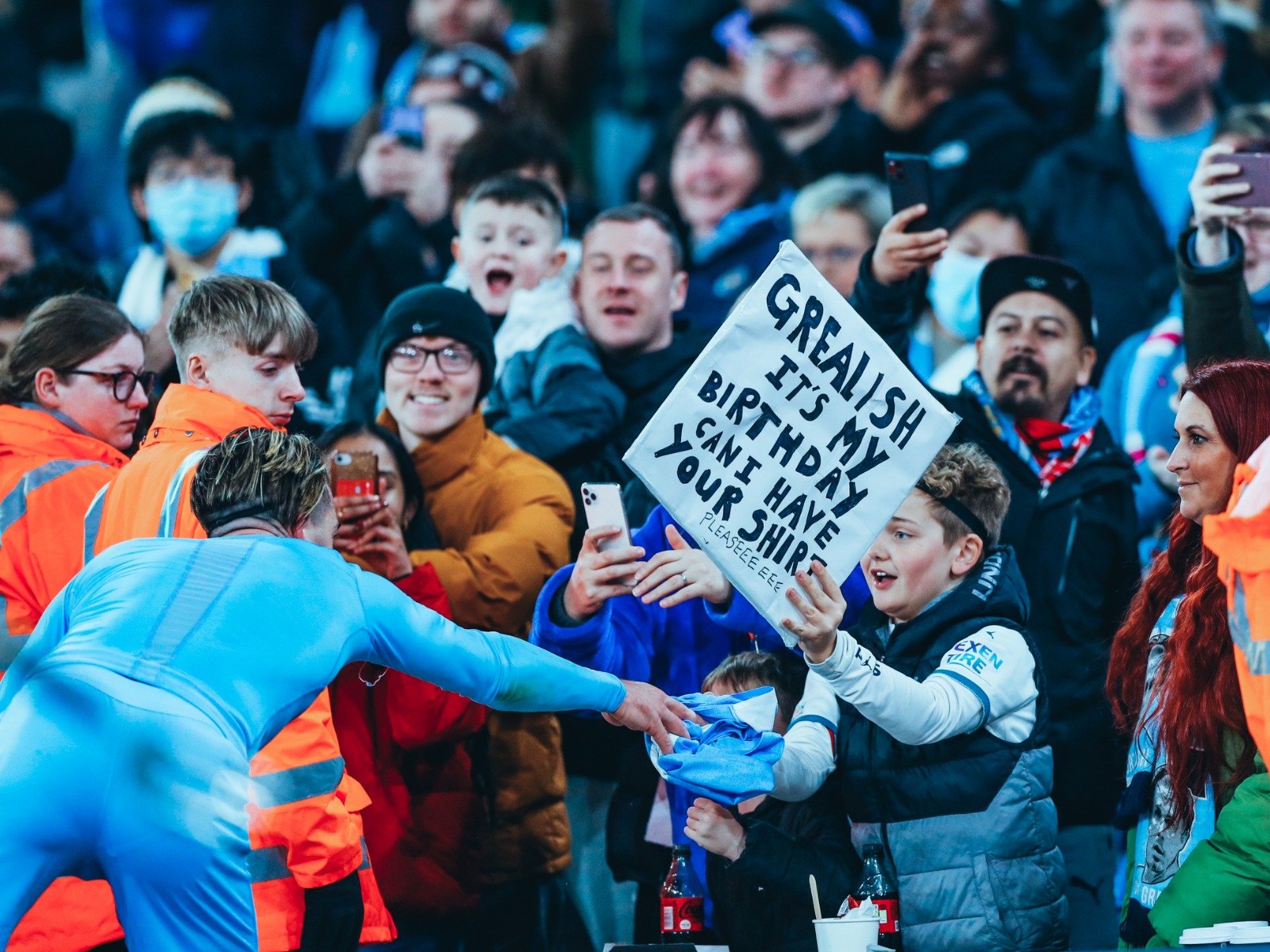 凭借其丰富 凭借其丰富